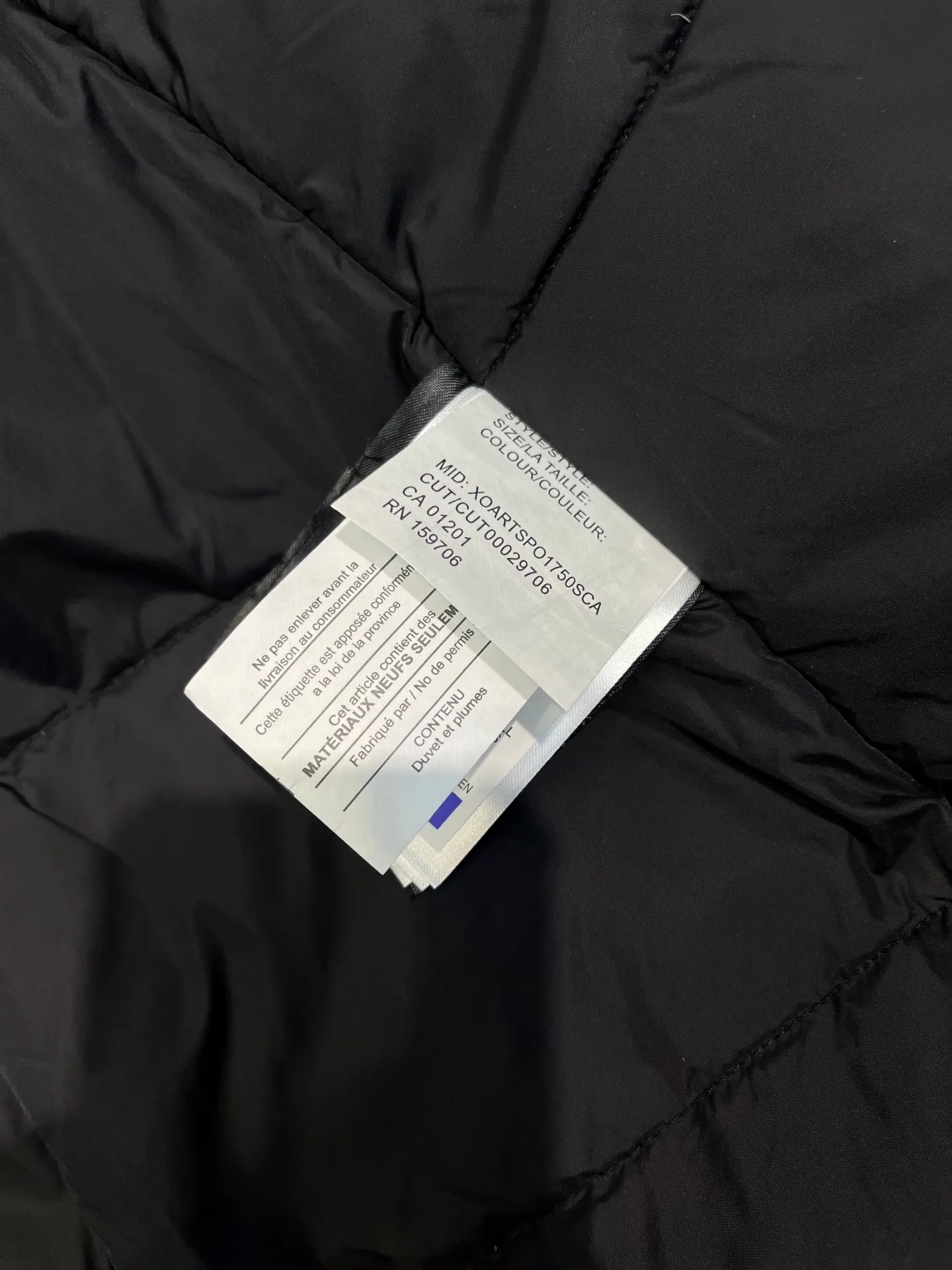 P860 🇨🇦CANADA GOOSE 12 women's models, factory direct supply: supplying global purchasing agents, micro-businesses, entities, Tmall, high-end stalls and studios, free shipping! Trillium Parka Women's 12 "popular" women's models are chosen by Arctic and Antarctic scientific expedition teams as winter wear, the Rolls-Royce of down jackets. ➖ Industry-leading anti-counterfeiting chip sensing. ➖ Imported Behringer embroidery machines and customized embroidery labels, the highest level and industry leading. ➖ Imported Korean 21-count polyester-cotton blended original fabric, TC85 waterproof coated fabric, water-repellent, windproof and wear-resistant. ➖ The new national standard 80 white duck down is filled with an average of 520 grams of down. The amount of down filled is industry-leading. ➖ 100% nylon lon lining with double double-layer sealing design to prevent velvet running, seamless thread design on cuffs! ➖ Western Canadian Green Wolf Collar. ➖ Yoshida YKK provides original factory-customized electroplated sliders. YKK two-way lockable zippers are tight and smooth and do not peel off paint. ➖ 3M composite Velcro is durable and the accessories and hardware are all custom-made. Note: Our copywriting is only simple and clear. Instead of bragging about the copywriting, it is better to compare and understand with samples. Only for the purest, most focused, most professional, highest quality, and most cost-effective!  SIZE:S-XXL